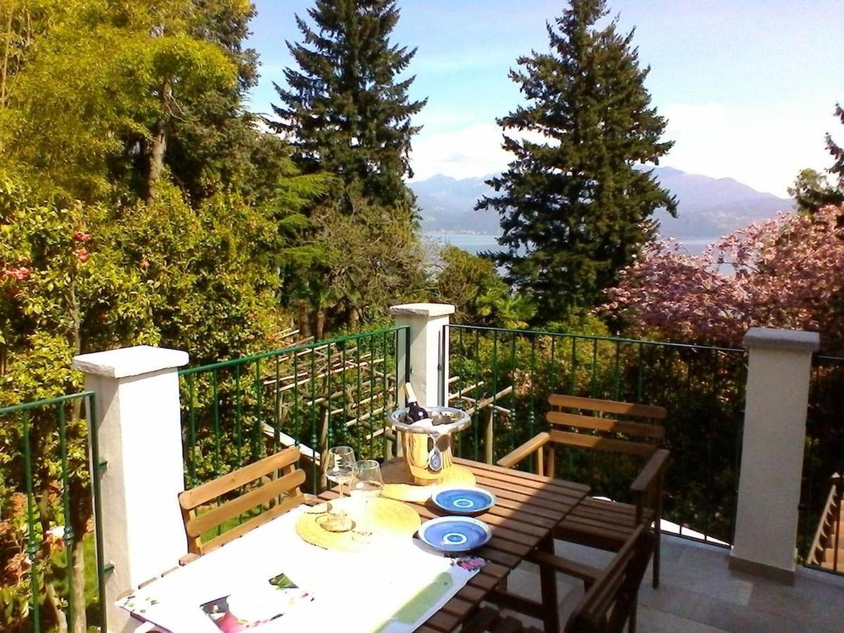 La Camelia D'Oro Apartment ออกเจบบิโอ ภายนอก รูปภาพ