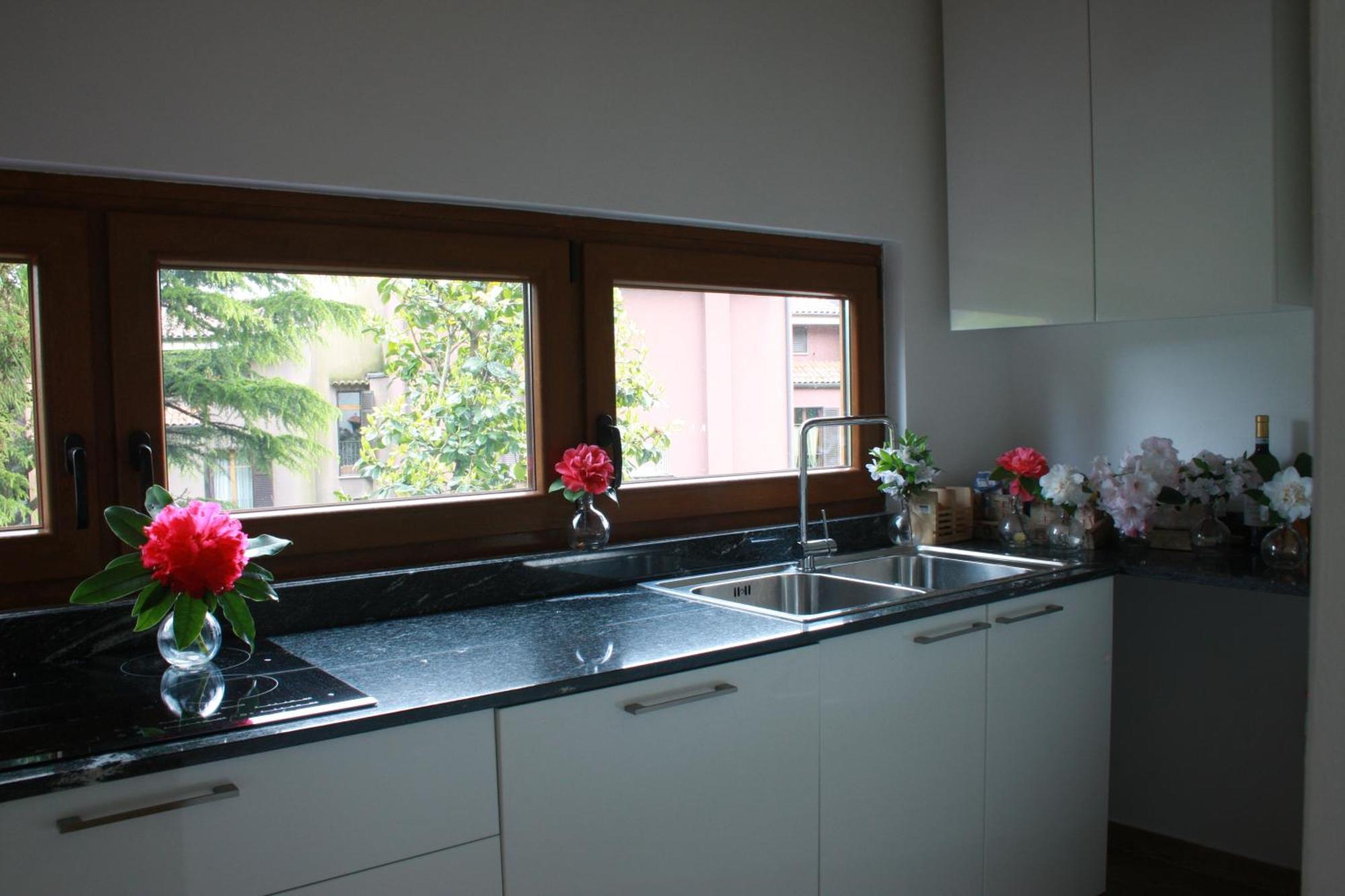 La Camelia D'Oro Apartment ออกเจบบิโอ ภายนอก รูปภาพ
